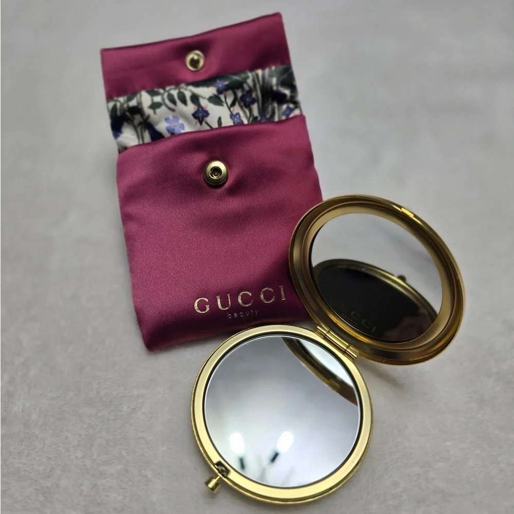 Gucci Beauty Compact with Floral Design NEW In Bag